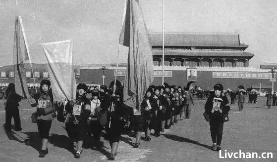 “文革”中的停课、复课与招生