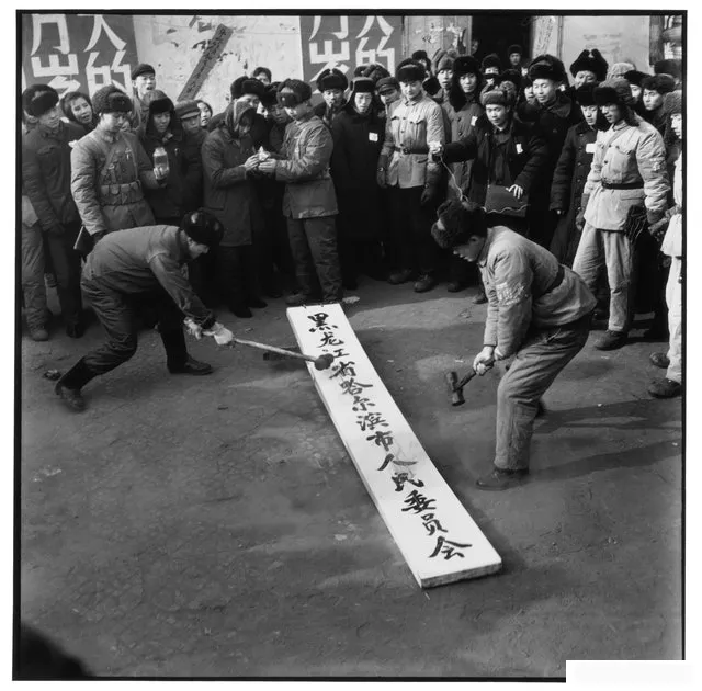 老师办公桌被我贴上了封条