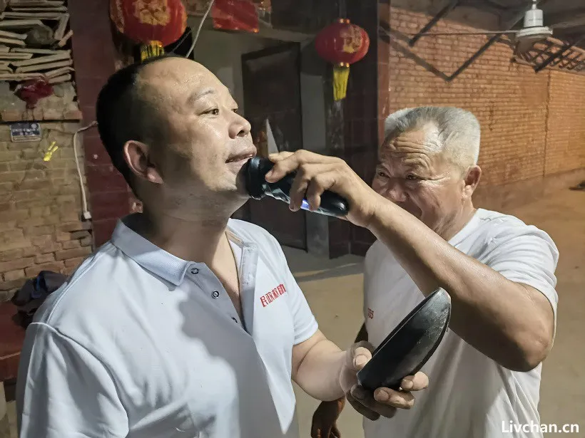 困在砖厂里的智障工人 困在砖厂里的智障工人