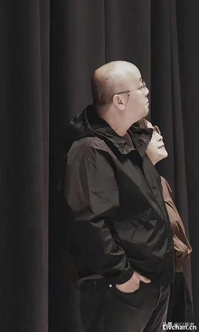 AI眼中的窦唯：55 岁，从摇滚传奇到禅意人生的修行者