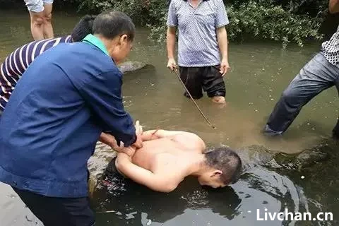 冷血“90后”姚常凤:只敢住在山洞,逃亡靠自行车 冷血“90后”姚常凤:只敢住在山洞,逃亡靠自行车